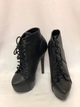 Load image into Gallery viewer, Lace up Platform Booties