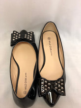 Load image into Gallery viewer, Studded Ballet Flats