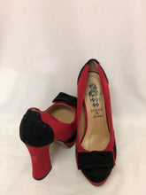 Load image into Gallery viewer, Platform Vintage Bow Pumps